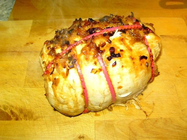 Rezept: Putenbrust-Rollbraten leicht asiatisch angehaucht Putenbrust-Rollbraten leicht asiatisch angehaucht - Rezept