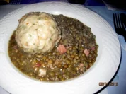 Linsen mit Selchfleisch und Semmelknödel - Rezept