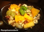 Dessert:   OBSTSALAT mit gemischten Nüssen - Rezept
