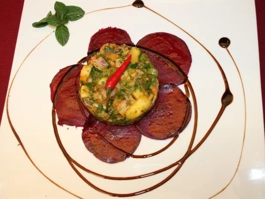 Matjestartar mit Mangos und Rote Bete-Carpaccio - Rezept