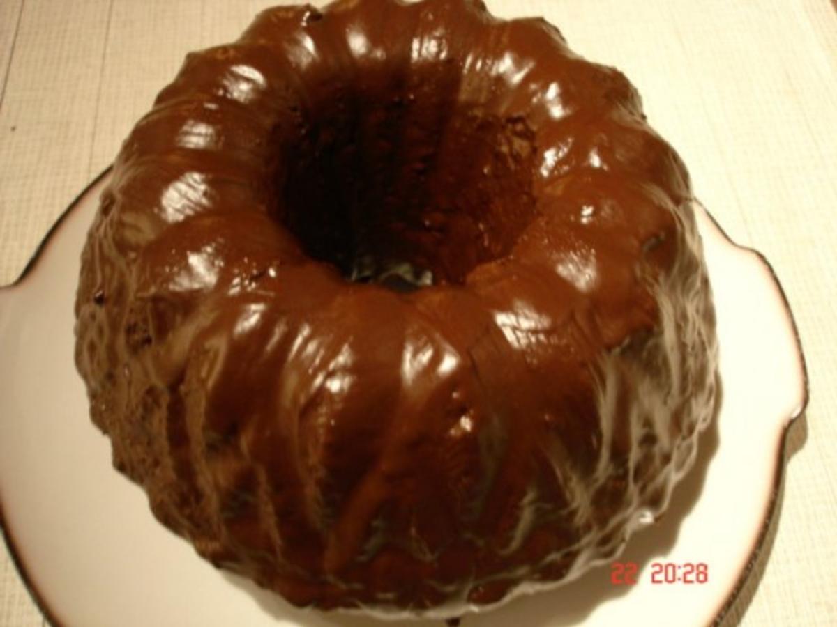 Nussiger Schokoladenkuchen - Rezept