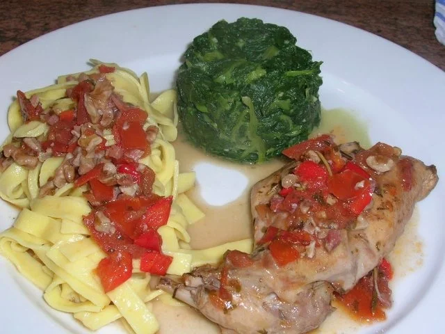 Kaninchenkeulen nach italienischer Art mit Blattspinat und Fettuccine - Rezept - Bild Nr. 4