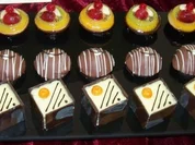 Rezept: Espresso & Digestif fรผr die Mรคnner eine Hawanna & fรผr die Frauen Petit-Fours Espresso & Digestif fรผr die Mรคnner eine Hawanna & fรผr die Frauen Petit-Fours - Rezept