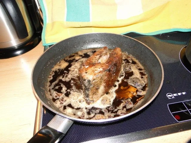 Gebratener Karpfen mit Sauerkraut und Steinpilzen Polnischer Art von Hundefreundin Mailo - Rezept - Bild Nr. 2