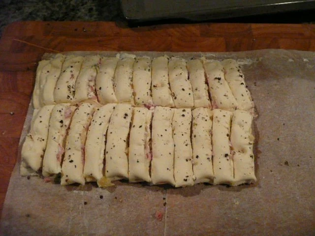 Rezept: BLÄTTERTEIG / Schinken -Käse -Stangen Bild Nr. 4 BLÄTTERTEIG / Schinken -Käse -Stangen - Rezept - Bild Nr. 4