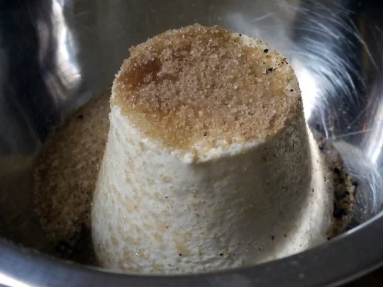 Knusprige Waffeln mit aromatisierter Creme fraiche und Blaubeeren - Rezept - Bild Nr. 2