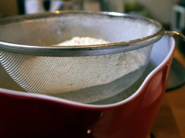 Knusprige Waffeln mit aromatisierter Creme fraiche und Blaubeeren - Rezept - Bild Nr. 4