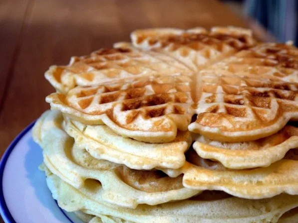 Knusprige Waffeln mit aromatisierter Creme fraiche und Blaubeeren - Rezept - Bild Nr. 9