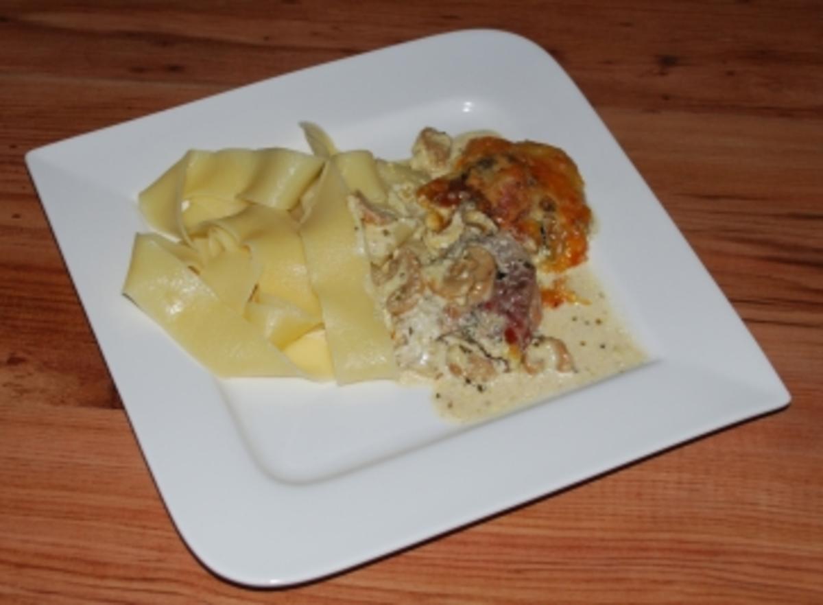 Schweinefilet-Medaillons in Champignon-Sahnesauce - Rezept - kochbar.de