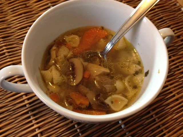 Hühnersuppe---selbst gemacht - Rezept