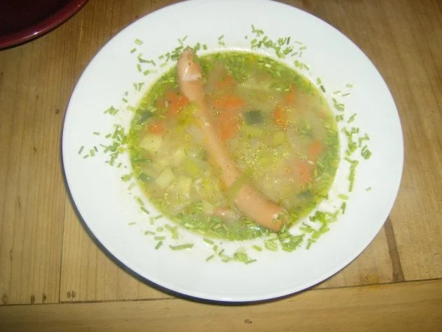 Gemüsesuppe mit Würstl - Rezept