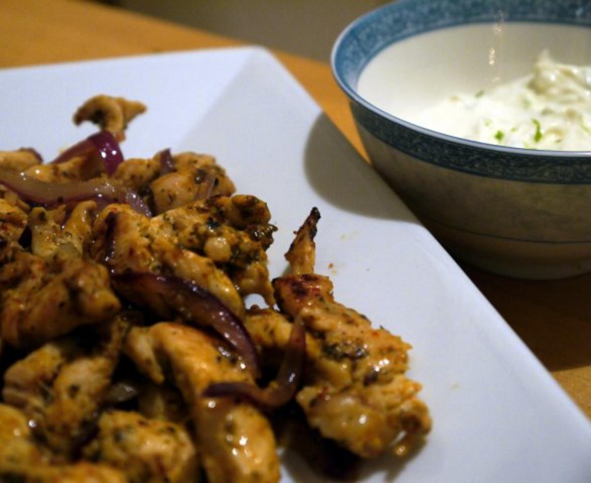 Spicy Chicken mit Knoblauch-Limetten-Dip - Rezept