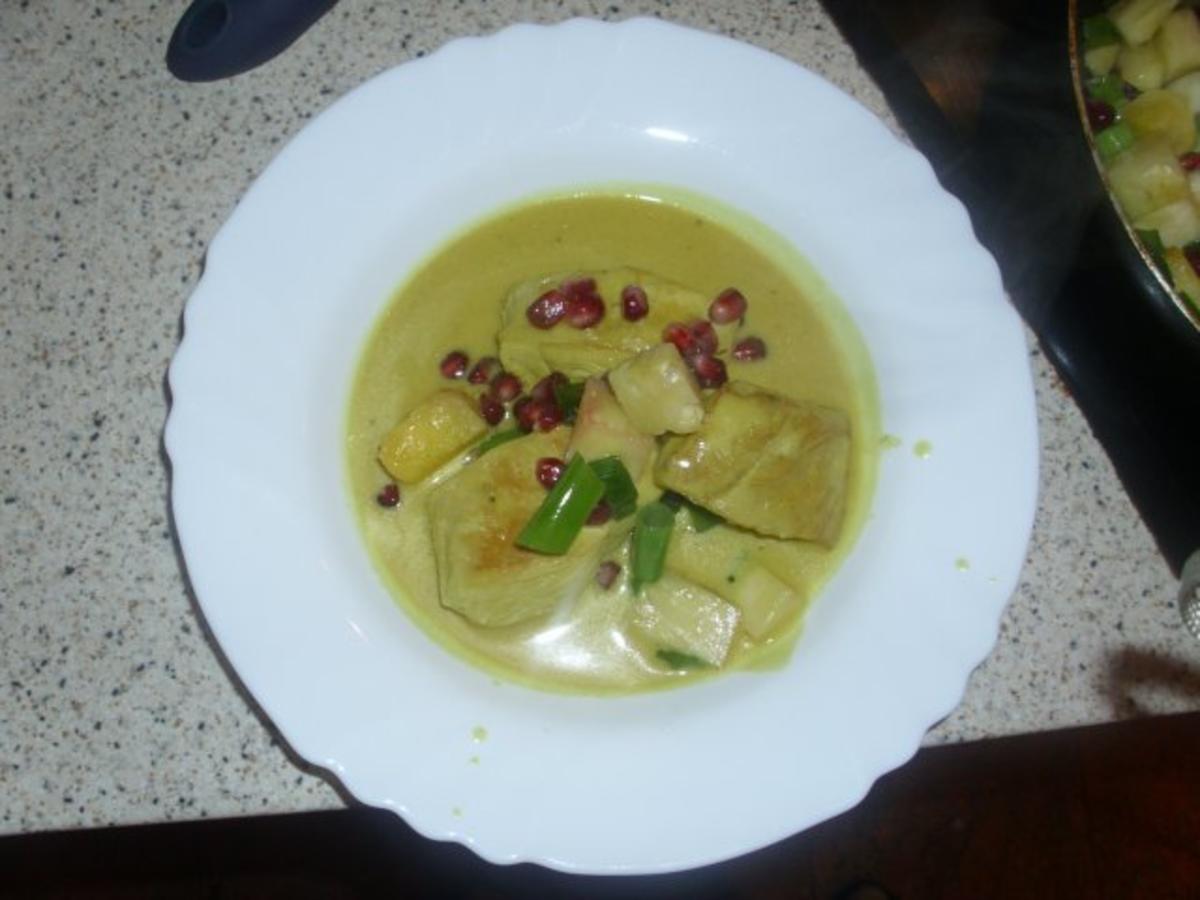Bilder für Hähnchenbrustfilet mit Currysauce - Rezept