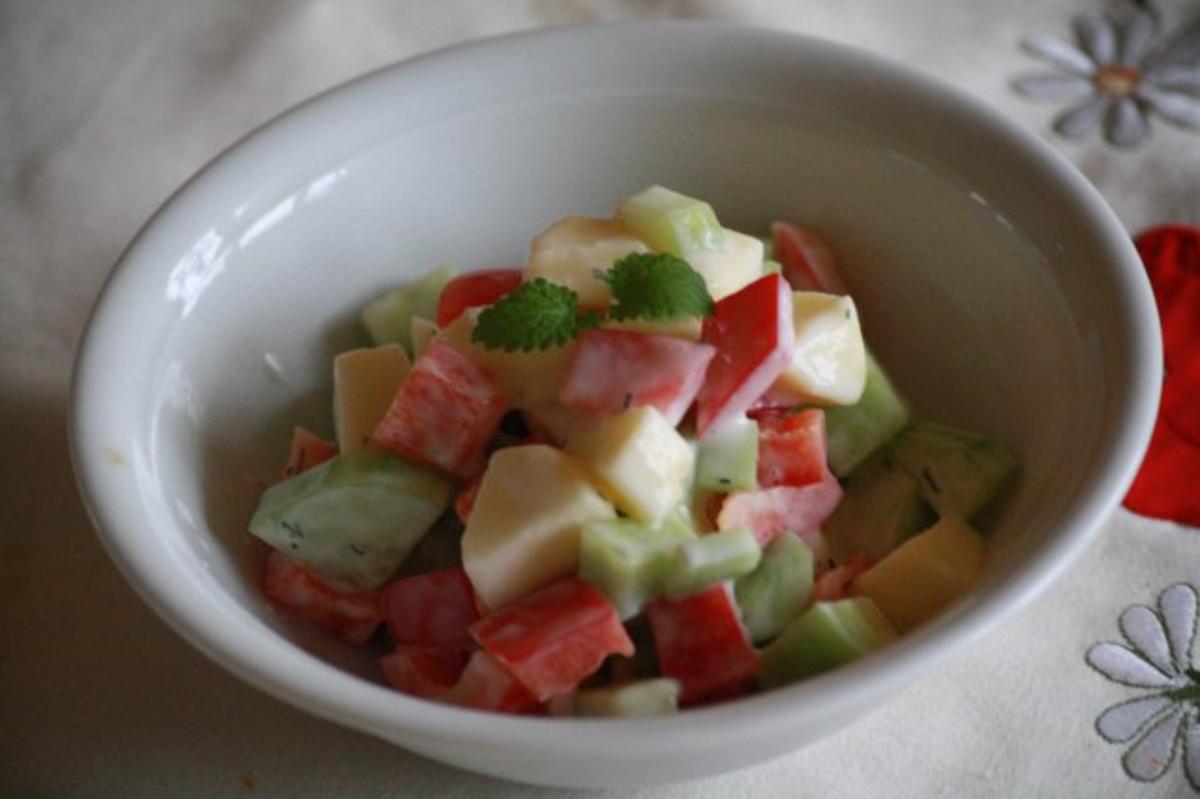 Bilder für Apfel-Gurken-Salat - Rezept