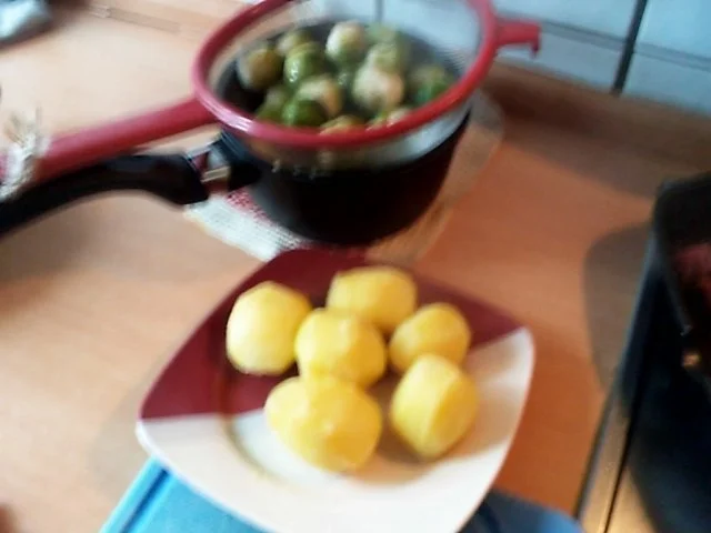 Pfannengericht:Kasselerpfanne mit Rosenkohl und Kartoffeln - Rezept - Bild Nr. 7