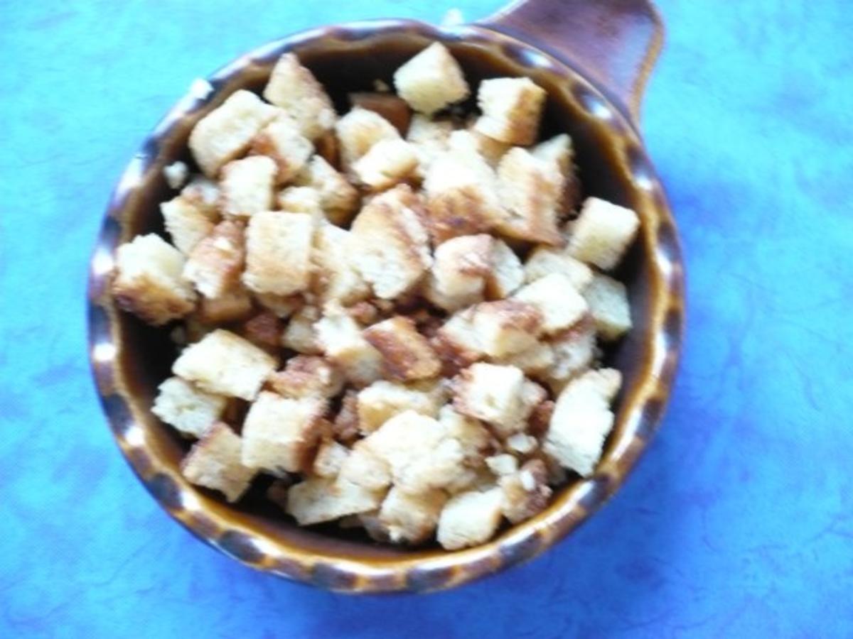 Feldsalat mit Brie und Honigbirne - Rezept - Bild Nr. 3
