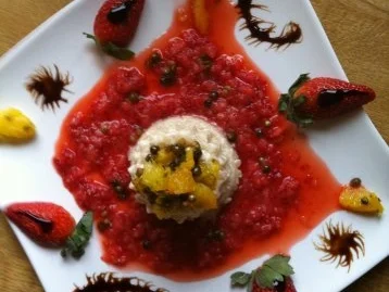 Milchreis auf Erdbeerspiegel mit Orangen-Grüner Pfeffer-Soße.. - Rezept - Bild Nr. 2