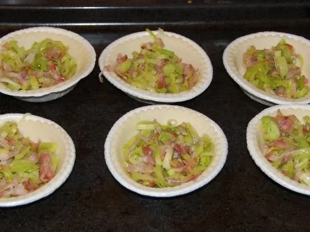 Rezept: LAUCH - KÜCHLEIN / TARTELETTES AUX POIREAUX Bild Nr. 6 LAUCH - KÜCHLEIN / TARTELETTES AUX POIREAUX - Rezept - Bild Nr. 6