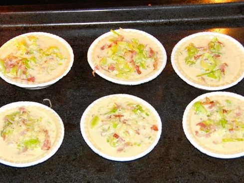 Rezept: LAUCH - KÜCHLEIN / TARTELETTES AUX POIREAUX Bild Nr. 8 LAUCH - KÜCHLEIN / TARTELETTES AUX POIREAUX - Rezept - Bild Nr. 8