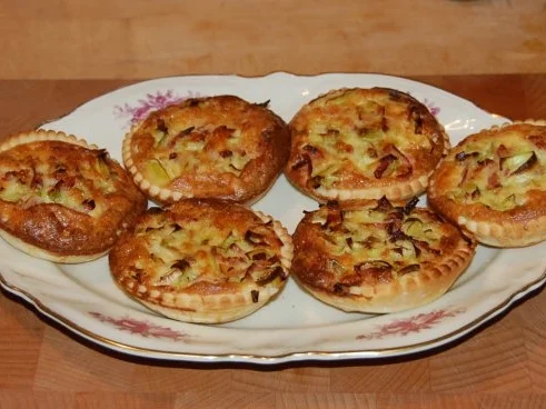 Rezept: LAUCH - KÜCHLEIN / TARTELETTES AUX POIREAUX Bild Nr. 10 LAUCH - KÜCHLEIN / TARTELETTES AUX POIREAUX - Rezept - Bild Nr. 10