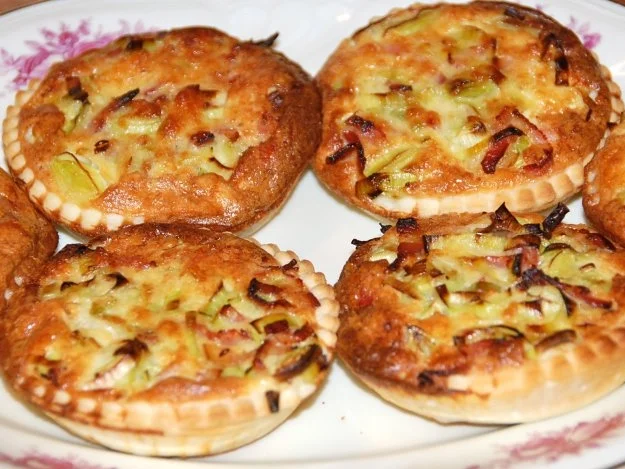 Rezept: LAUCH - KÜCHLEIN / TARTELETTES AUX POIREAUX Bild Nr. 11 LAUCH - KÜCHLEIN / TARTELETTES AUX POIREAUX - Rezept - Bild Nr. 11