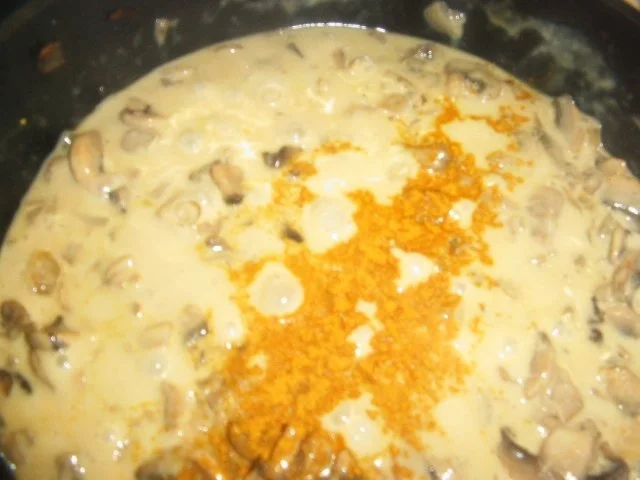 Rezept: Kalbsmedaillons mit Champignonnudeln Bild Nr. 7 Kalbsmedaillons mit Champignonnudeln - Rezept - Bild Nr. 7