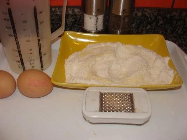 Rezept: Böhmische Grieß-Mehlspatzen Bild Nr. 2 Böhmische Grieß-Mehlspatzen - Rezept - Bild Nr. 2