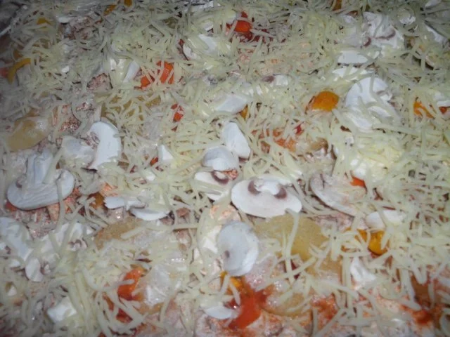 Pizza mit Hähnchen und Champignons - Rezept - Bild Nr. 8