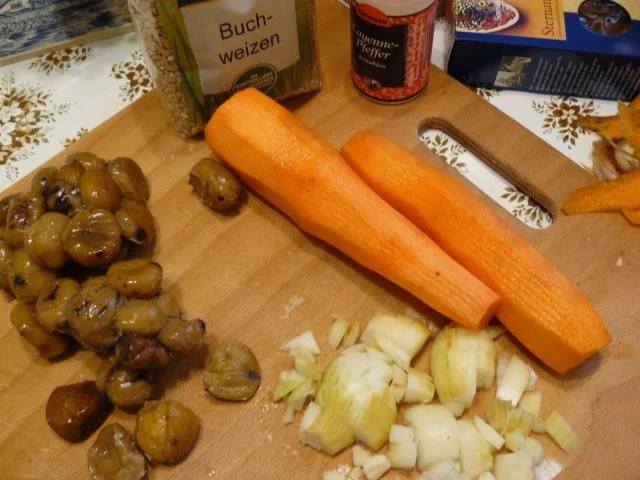 Rezept: Wirsingkohlrouladen mit Maronenfüllung Bild Nr. 2 Wirsingkohlrouladen mit Maronenfüllung - Rezept - Bild Nr. 2