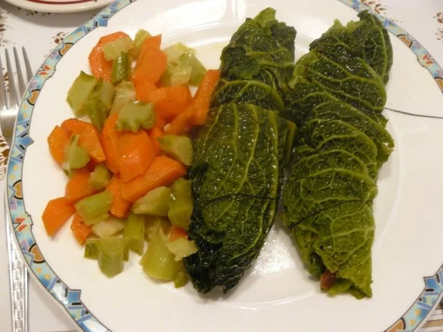 Rezept: Wirsingkohlrouladen mit Maronenfüllung Wirsingkohlrouladen mit Maronenfüllung - Rezept