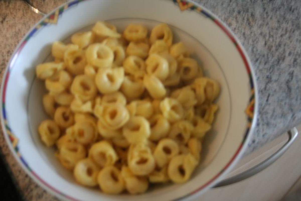 Tortellini mit Spinat-Gorgonzola-Sauce - Rezept - Bild Nr. 3