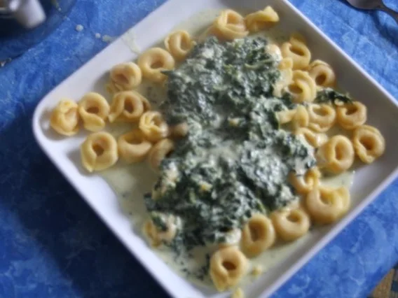 Tortellini mit Spinat-Gorgonzola-Sauce - Rezept - Bild Nr. 4
