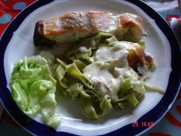 Rezept: Lachs-Sahne Gratin mit Reis und Salat Bild Nr. 10 Lachs-Sahne Gratin mit Reis und Salat - Rezept - Bild Nr. 10