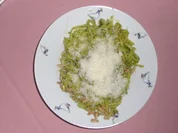 Nudeln mit selbstgemachtem Basilikumpesto - Rezept