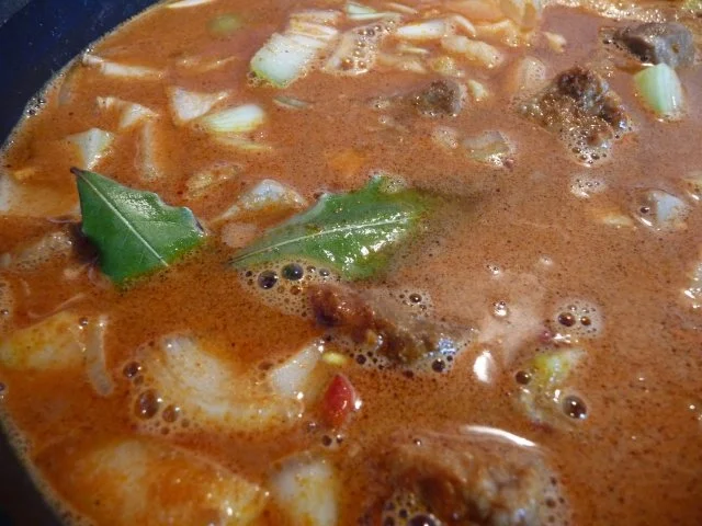 Küchenfee - Rezepte : Gedämpfte Kartoffeln und Broccoli mit Zwiebelgulasch vom Schwein - Rezept - Bild Nr. 6