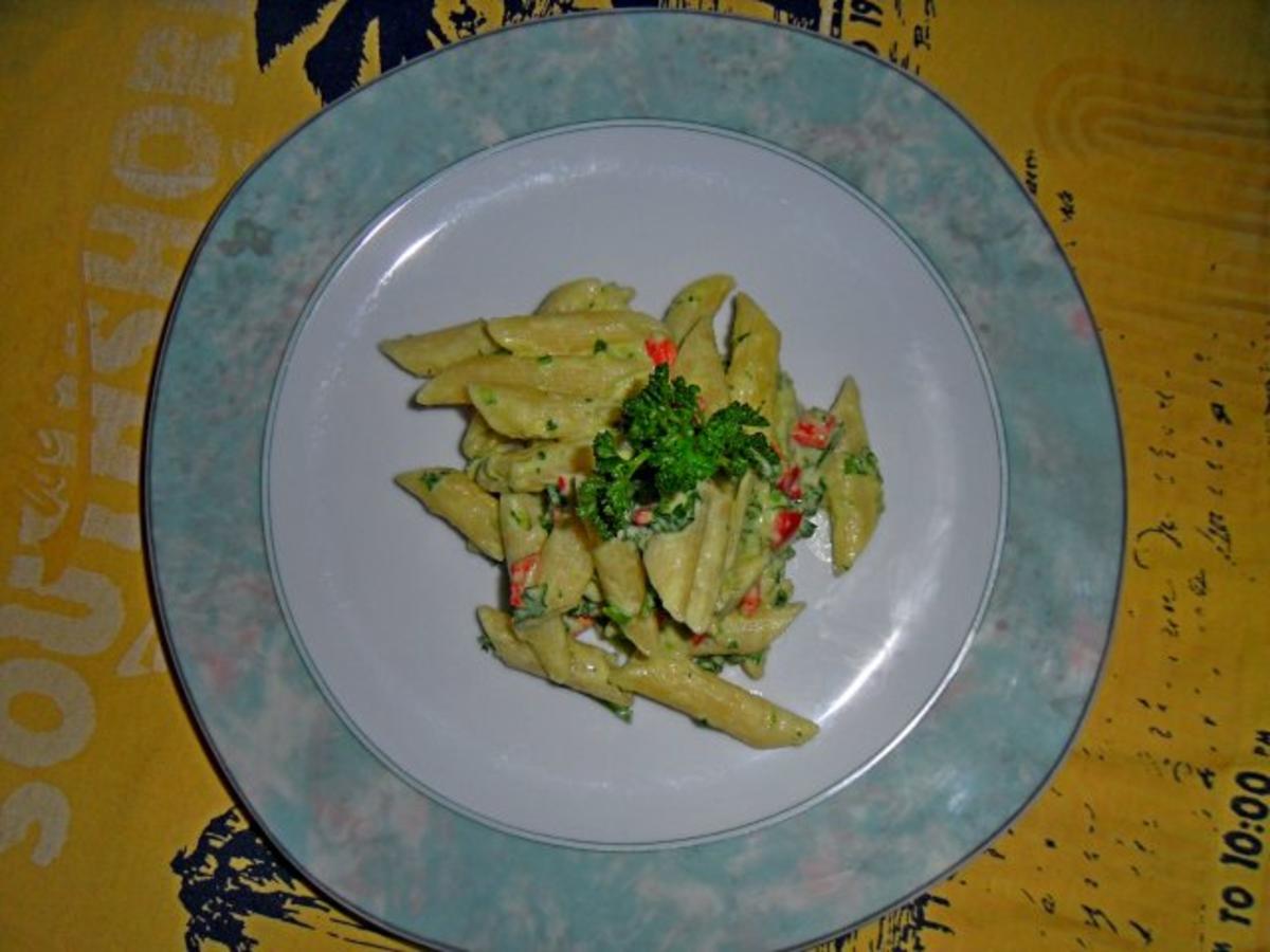 Pasta mit Avocado Limetten Sauce - schnell &amp; einfach - von Miez