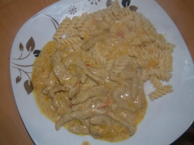 Schweinegeschnezeltes in feurig-fruchtiger- Currysauce - Rezept