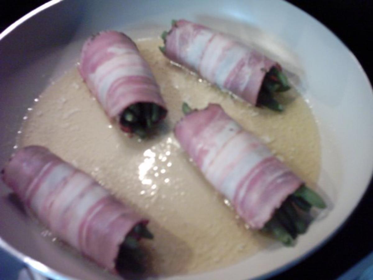 Schweinefleisch mit gefüllten Salzkartoffeln,Gemüserahmsoße,Buttermöhren und Bohnen im Spe - Rezept - Bild Nr. 8