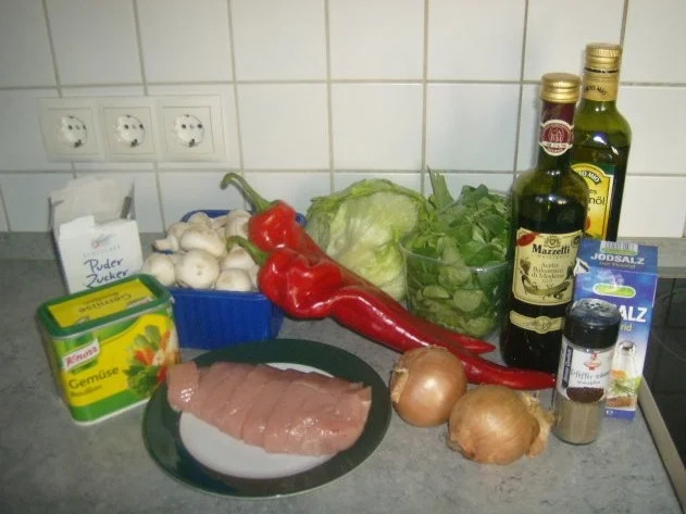 Salat mit warmen Schwammerl und Putenbrust - Rezept - Bild Nr. 2