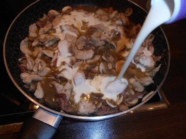 Rezept: Hähnchenpfanne Prosciutto Funghi Bild Nr. 7 Hähnchenpfanne Prosciutto Funghi - Rezept - Bild Nr. 7