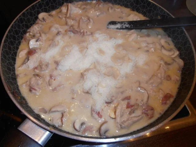 Rezept: Hähnchenpfanne Prosciutto Funghi Bild Nr. 8 Hähnchenpfanne Prosciutto Funghi - Rezept - Bild Nr. 8