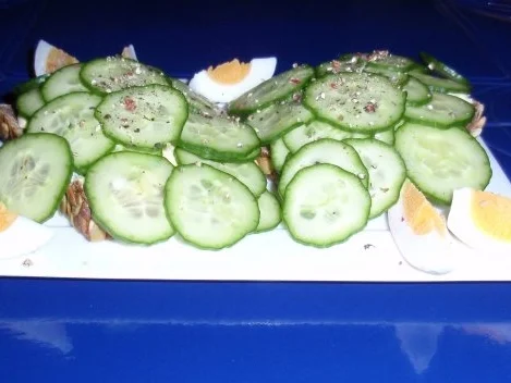 Rezept: Eier-Aufstrich auf Vollkornbrot Bild Nr. 4 Eier-Aufstrich auf Vollkornbrot - Rezept - Bild Nr. 4