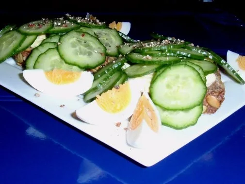 Rezept: Eier-Aufstrich auf Vollkornbrot Bild Nr. 7 Eier-Aufstrich auf Vollkornbrot - Rezept - Bild Nr. 7