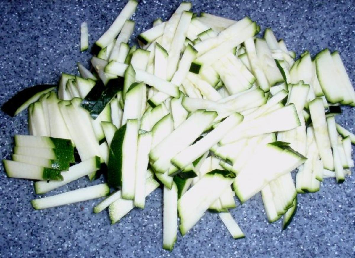 Hack-Gemüse-Soße mit Linguini - Rezept - Bild Nr. 2