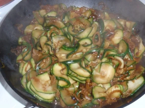 Rezept: Zucchini-Filet-Pfanne mit Spaghetti Bild Nr. 6 Zucchini-Filet-Pfanne mit Spaghetti - Rezept - Bild Nr. 6