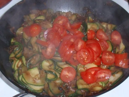 Rezept: Zucchini-Filet-Pfanne mit Spaghetti Bild Nr. 7 Zucchini-Filet-Pfanne mit Spaghetti - Rezept - Bild Nr. 7