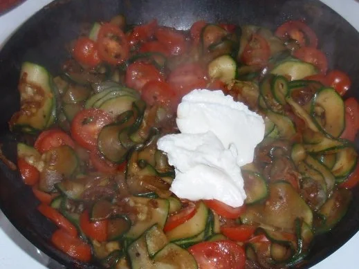 Rezept: Zucchini-Filet-Pfanne mit Spaghetti Bild Nr. 8 Zucchini-Filet-Pfanne mit Spaghetti - Rezept - Bild Nr. 8