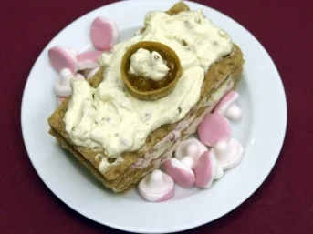 Rezept: Schwedisches Knäckebrot-Tiramisu mit Preisel- und Multbeere dazu Nubbe (Charlotte Karlinder) Schwedisches Knäckebrot-Tiramisu mit Preisel- und Multbeere dazu Nubbe (Charlotte Karlinder) - Rezept