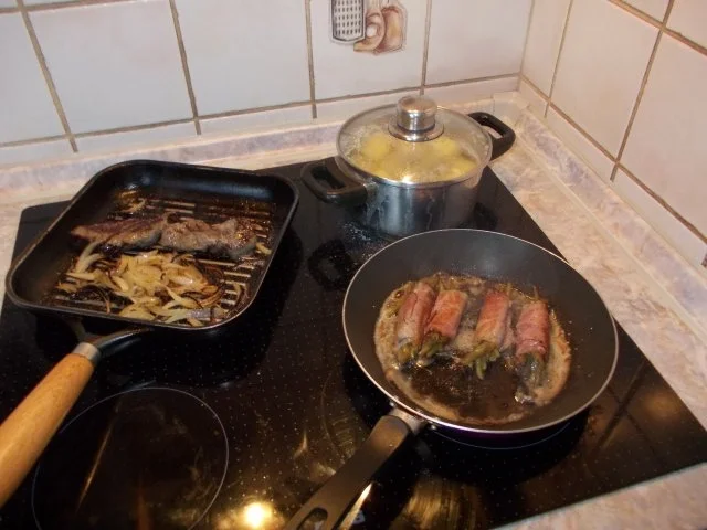 LAMM-MEDAILLONS mit GEBRATENEN ZWIEBEL - Rezept - Bild Nr. 2