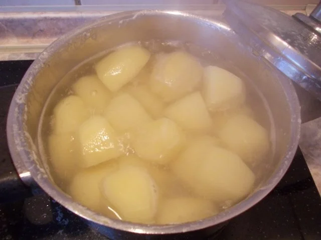 LAMM-MEDAILLONS mit GEBRATENEN ZWIEBEL - Rezept - Bild Nr. 4